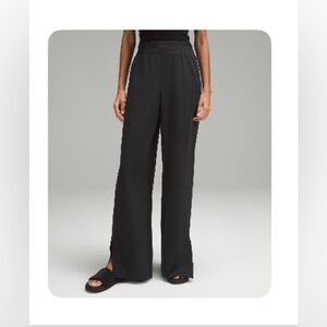 Lululemon Black Stretch Woven Wide-Leg High-Rise Pant - Size Medium